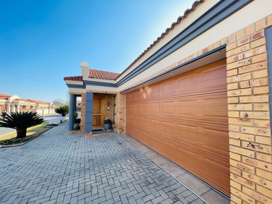 3 Bedroom Property for Sale in Grimbeeck Park North West